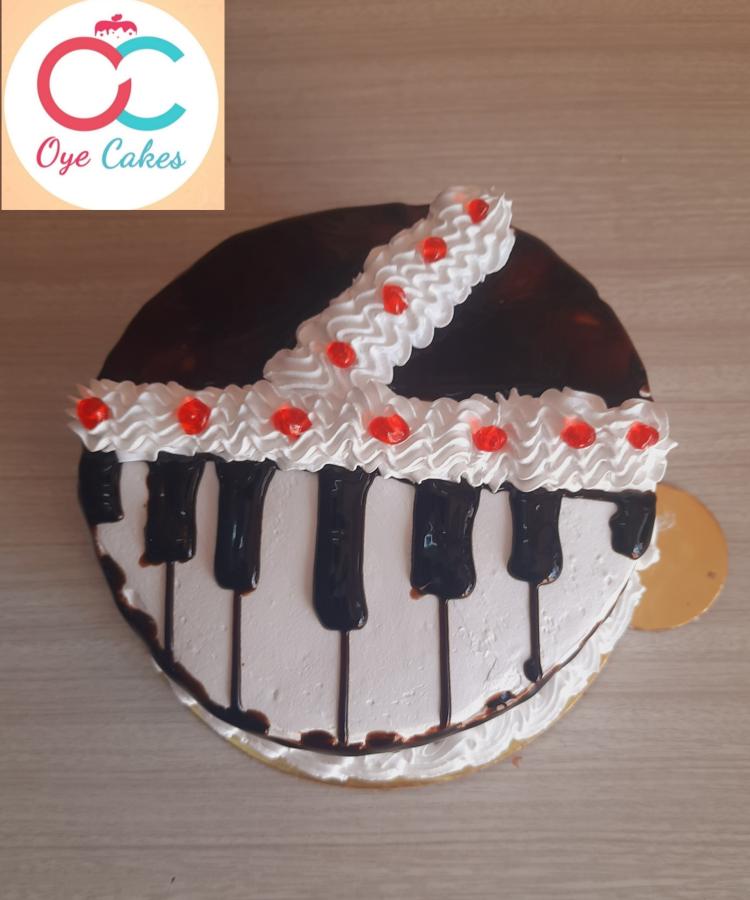 piano cake
